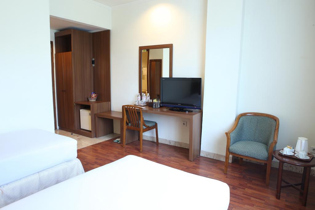 Hotel Anugerah Palembang Kültér fotó