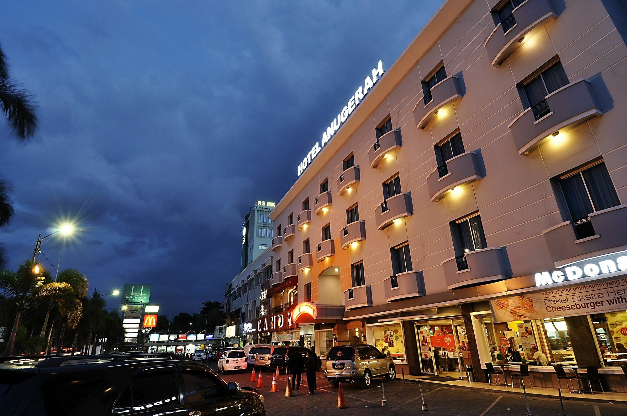 Hotel Anugerah Palembang Kültér fotó
